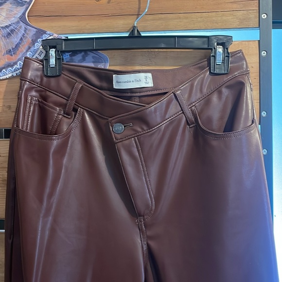 Abercrombie & Fitch Crossover Waist Vegan Leather Dad Pants - Picture 3 of 3